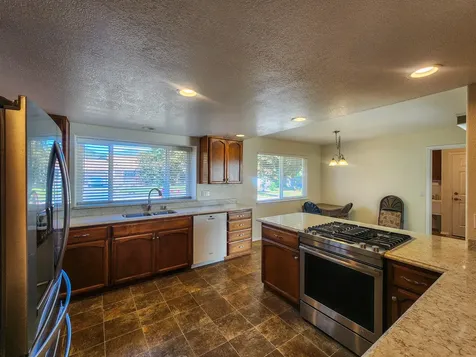 931 NW Donna Drive Grants Pass OR 97526