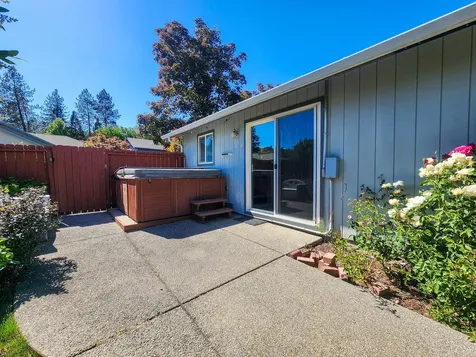 931 NW Donna Drive Grants Pass OR 97526