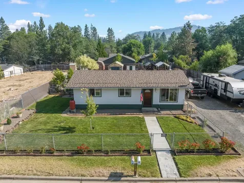 84 Cedar Street Shady Cove OR 97539