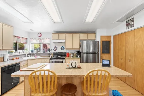 84 Cedar Street Shady Cove OR 97539