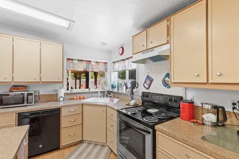 84 Cedar Street Shady Cove OR 97539