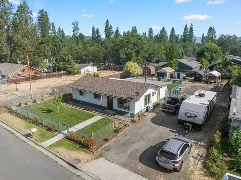 84 Cedar Street Shady Cove OR 97539