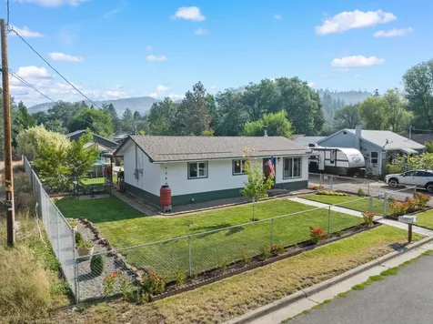 84 Cedar Street Shady Cove OR 97539