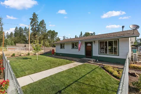 84 Cedar Street Shady Cove OR 97539