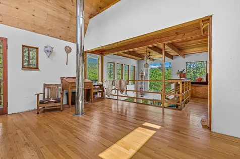 1720 Colestin Road Ashland OR 97520