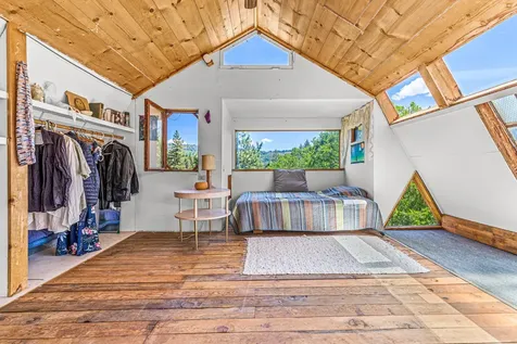 1720 Colestin Road Ashland OR 97520