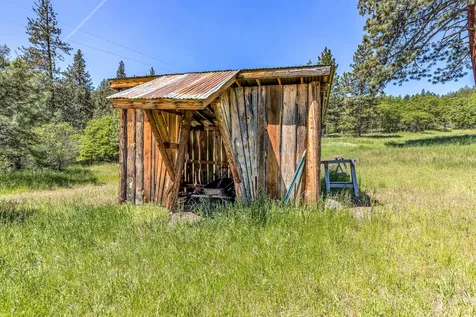 1720 Colestin Road Ashland OR 97520