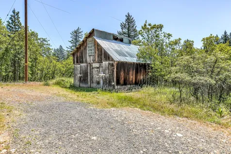 1720 Colestin Road Ashland OR 97520
