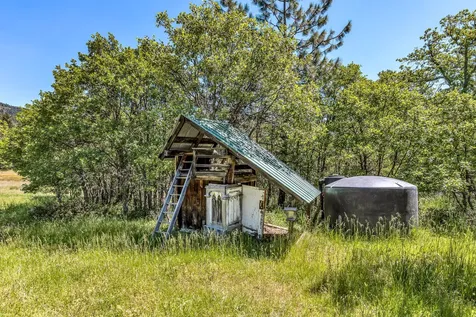 1720 Colestin Road Ashland OR 97520