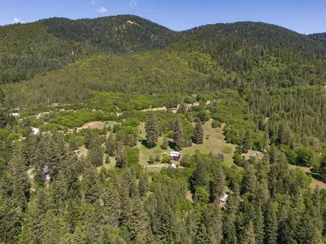 1720 Colestin Road Ashland OR 97520