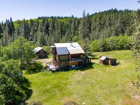 1720 Colestin Road Ashland OR 97520