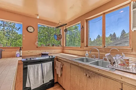 1720 Colestin Road Ashland OR 97520