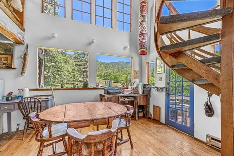 1720 Colestin Road Ashland OR 97520