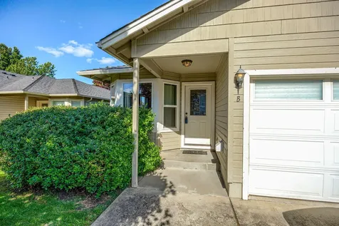3162 Forest Hills Drive Medford OR 97504