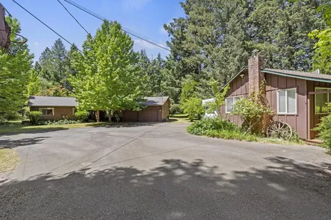 2412 Demaray Drive Grants Pass OR 97527