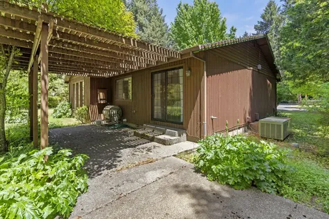 2412 Demaray Drive Grants Pass OR 97527