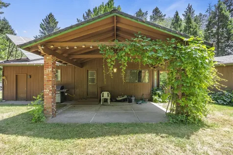 2412 Demaray Drive Grants Pass OR 97527