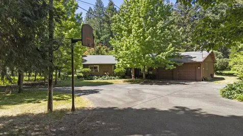 2412 Demaray Drive Grants Pass OR 97527