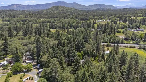 2412 Demaray Drive Grants Pass OR 97527