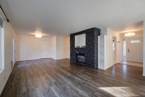 1911 SE Waco Drive Bend OR 97702