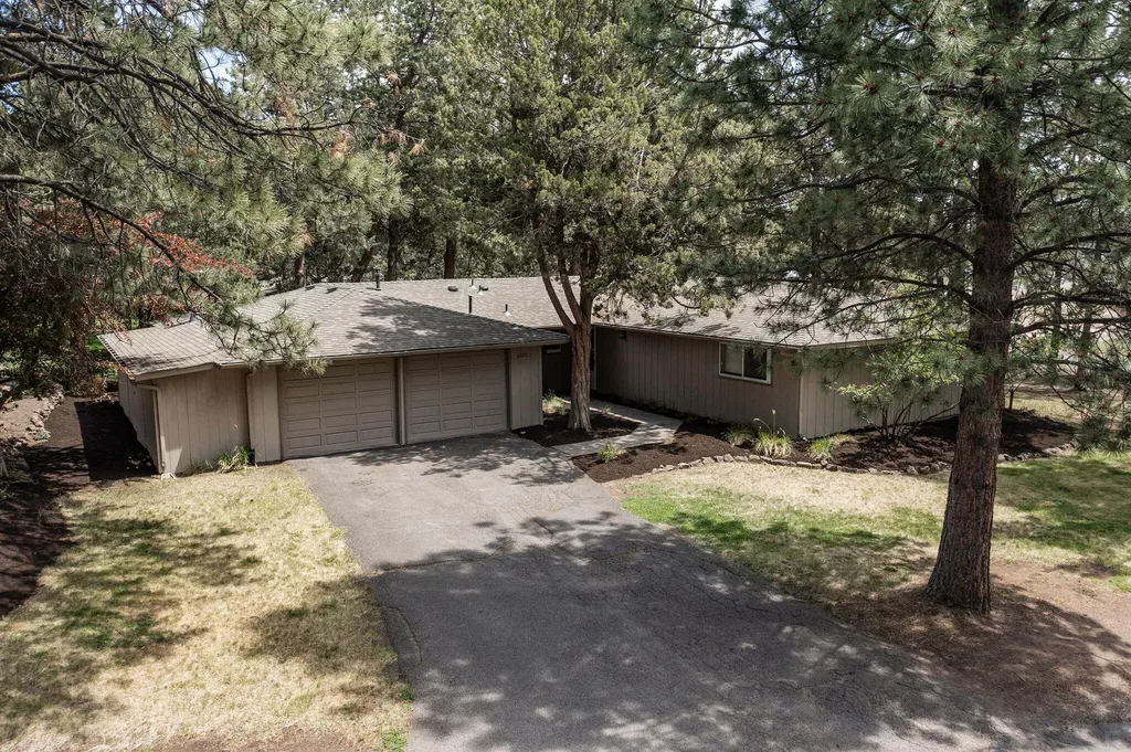 61210 Paulina Lane Bend OR 97702