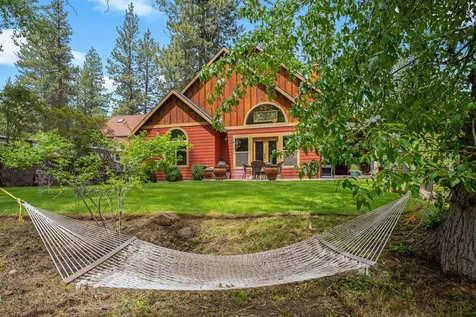 153 E Black Crater Avenue Sisters OR 97759