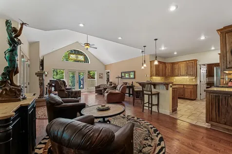 153 E Black Crater Avenue Sisters OR 97759