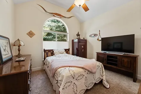 153 E Black Crater Avenue Sisters OR 97759