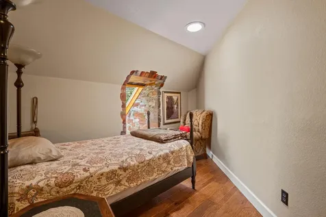 153 E Black Crater Avenue Sisters OR 97759