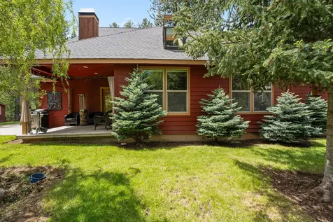 153 E Black Crater Avenue Sisters OR 97759