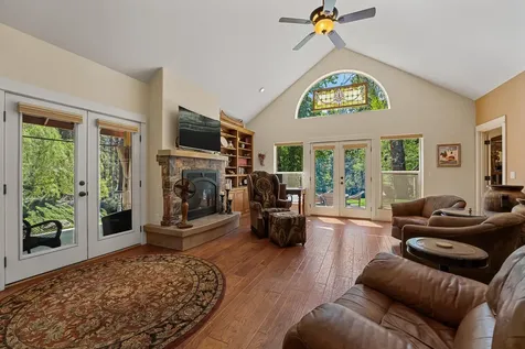153 E Black Crater Avenue Sisters OR 97759