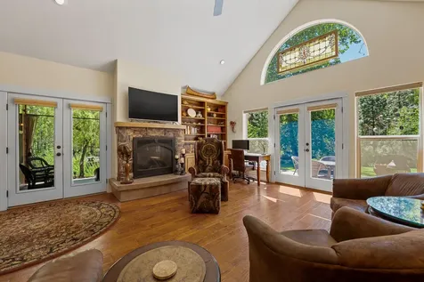 153 E Black Crater Avenue Sisters OR 97759