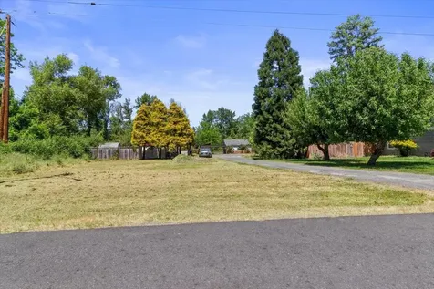 518 Edgewater Drive Grants Pass OR 97527