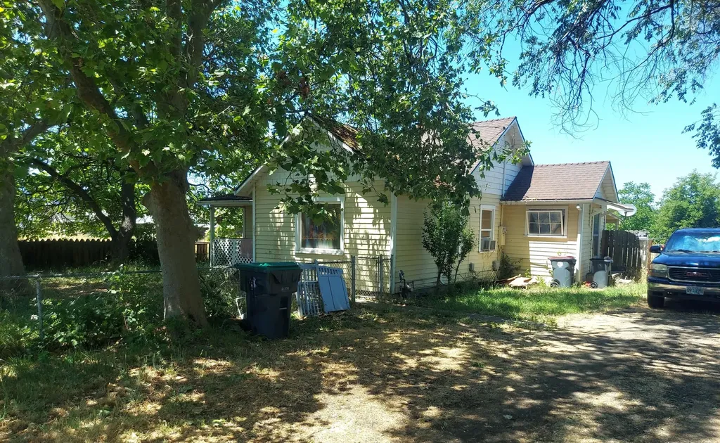 1938 W Stewart Avenue Medford OR 97501