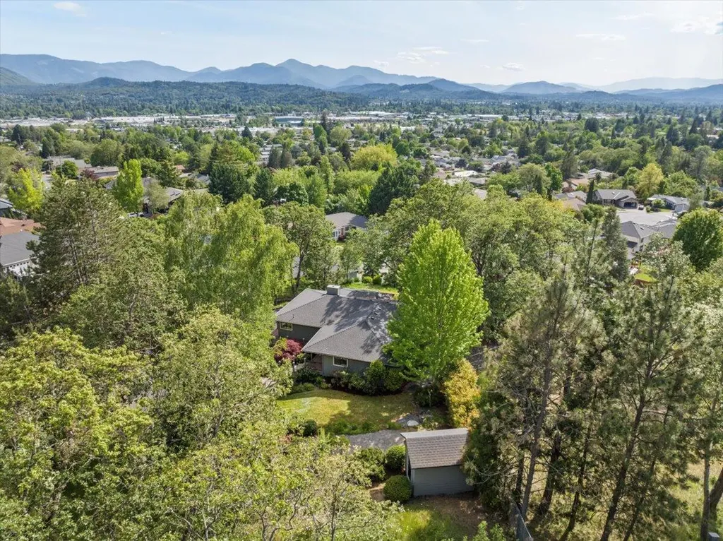 1420 NE Heritage Drive Grants Pass OR 97526