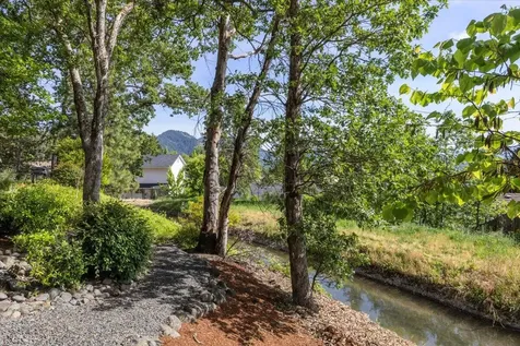 1420 NE Heritage Drive Grants Pass OR 97526