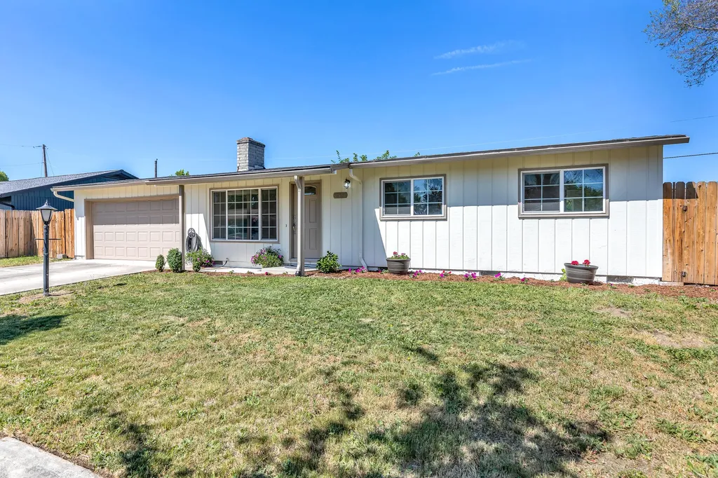 2301 Jubilant Avenue Medford OR 97504