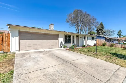 2301 Jubilant Avenue Medford OR 97504