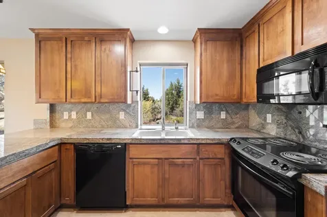 21770 Eastmont Drive Bend OR 97701