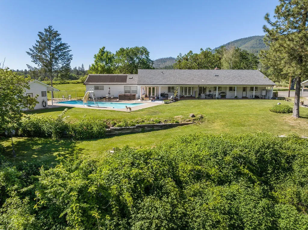 307 Nelson Way Grants Pass OR 97526