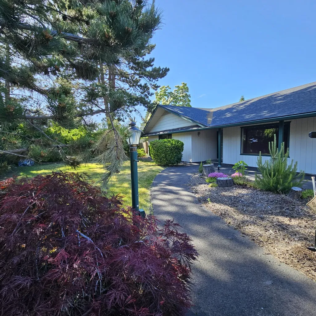 1910 Alamar Street Medford OR 97501