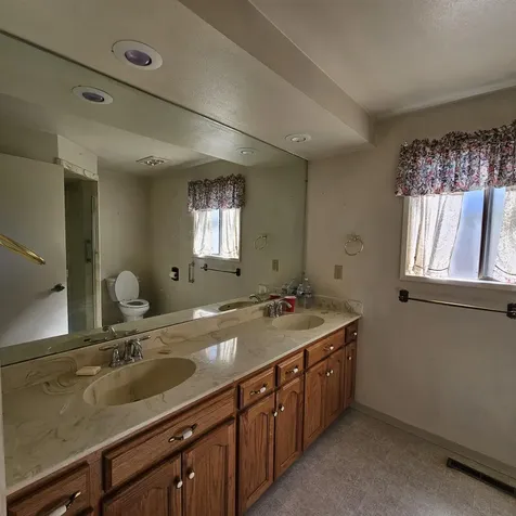 1910 Alamar Street Medford OR 97501