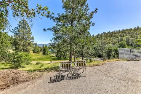 6106 Coleman Creek Road Medford OR 97501