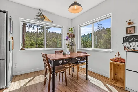 6106 Coleman Creek Road Medford OR 97501