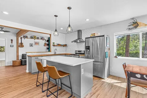 6106 Coleman Creek Road Medford OR 97501