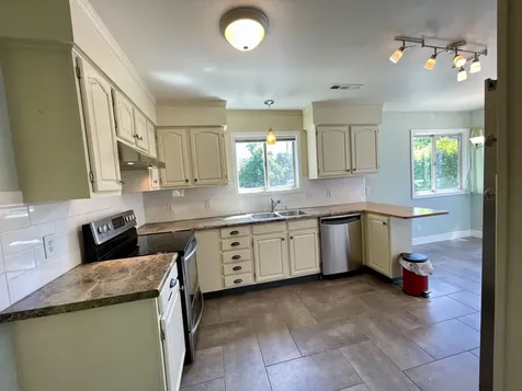 915 Whitman Avenue Medford OR 97501