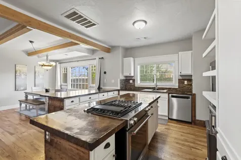 737 W Jackson Street Medford OR 97501