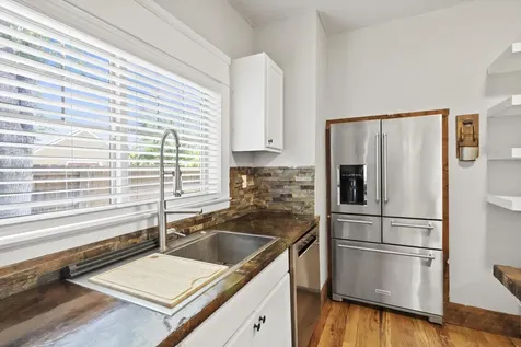 737 W Jackson Street Medford OR 97501