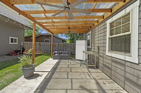 737 W Jackson Street Medford OR 97501