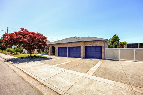 3284 Larue Drive Medford OR 97504
